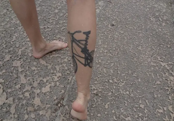 Tatuaż rower znaczenie: odkryj głębokie symbole i emocje związane