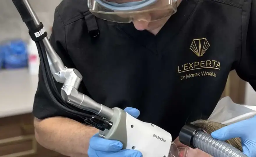 Laser frakcyjny jak często? Odkryj idealną częstotliwość zabiegów