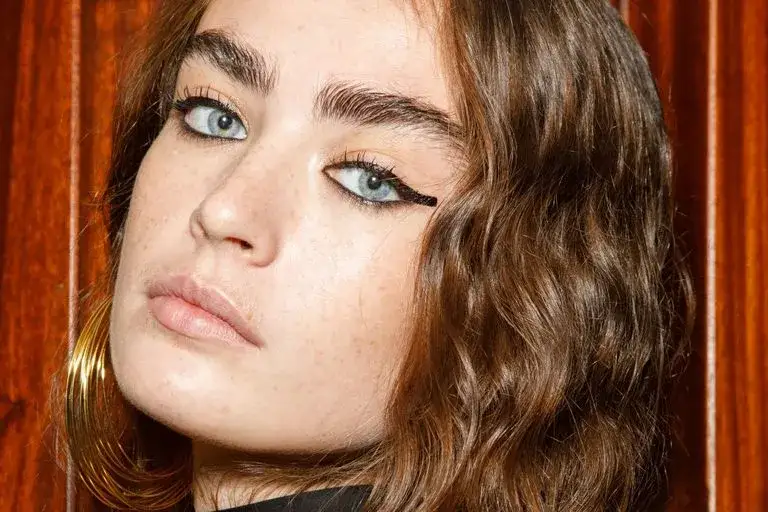 Zdjęcie Snake eye piercing czemu jest niebezpieczne? Odkryj ukryte zagrożenia
